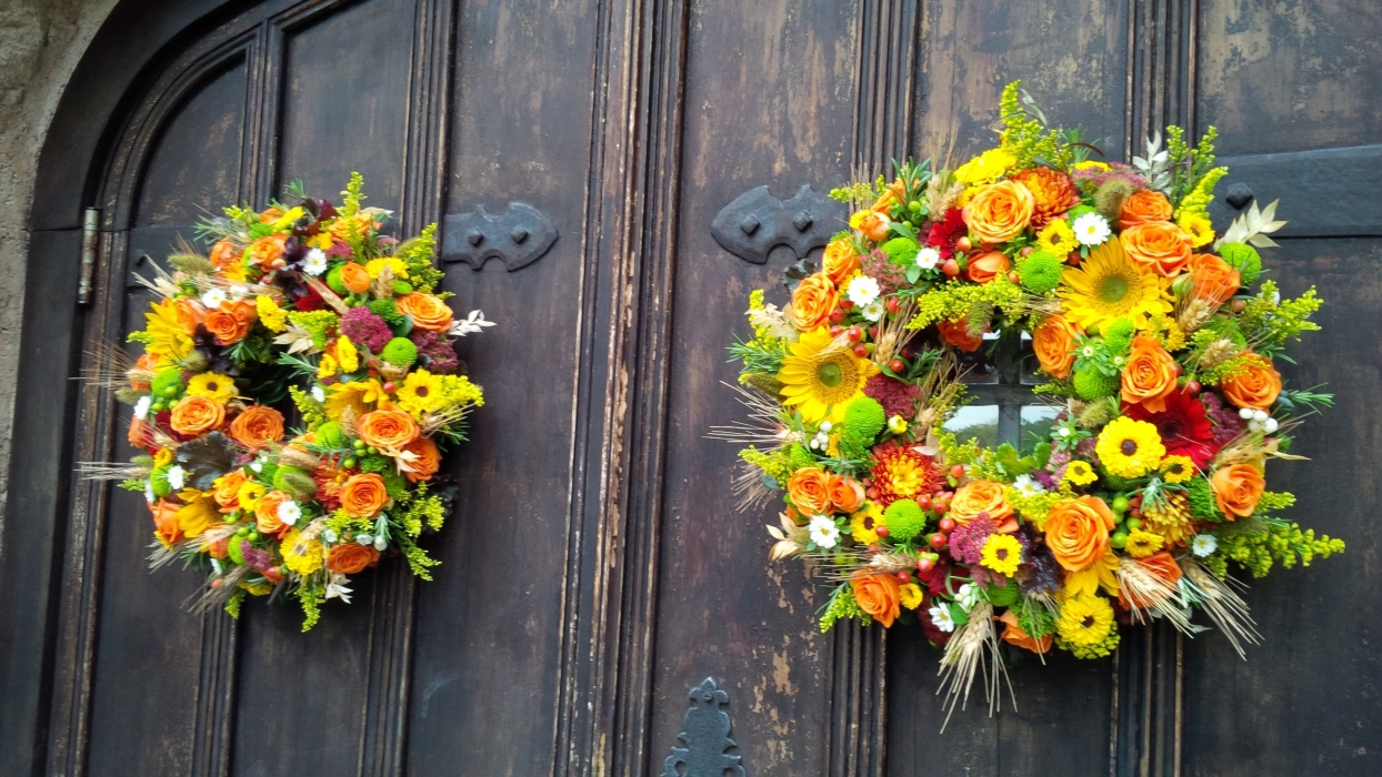 Precious LaPlante Photography, autumn wreaths for Vineland Estates Winery Carriage House doors