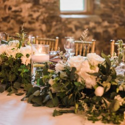 Love Always Photo, headtable tablescape, Honsberger Estate Winery